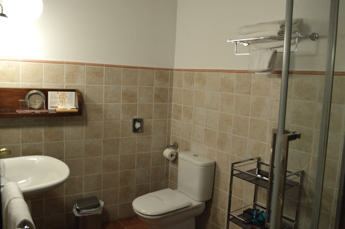 Cuarto de baño de la habitación Castillejos
